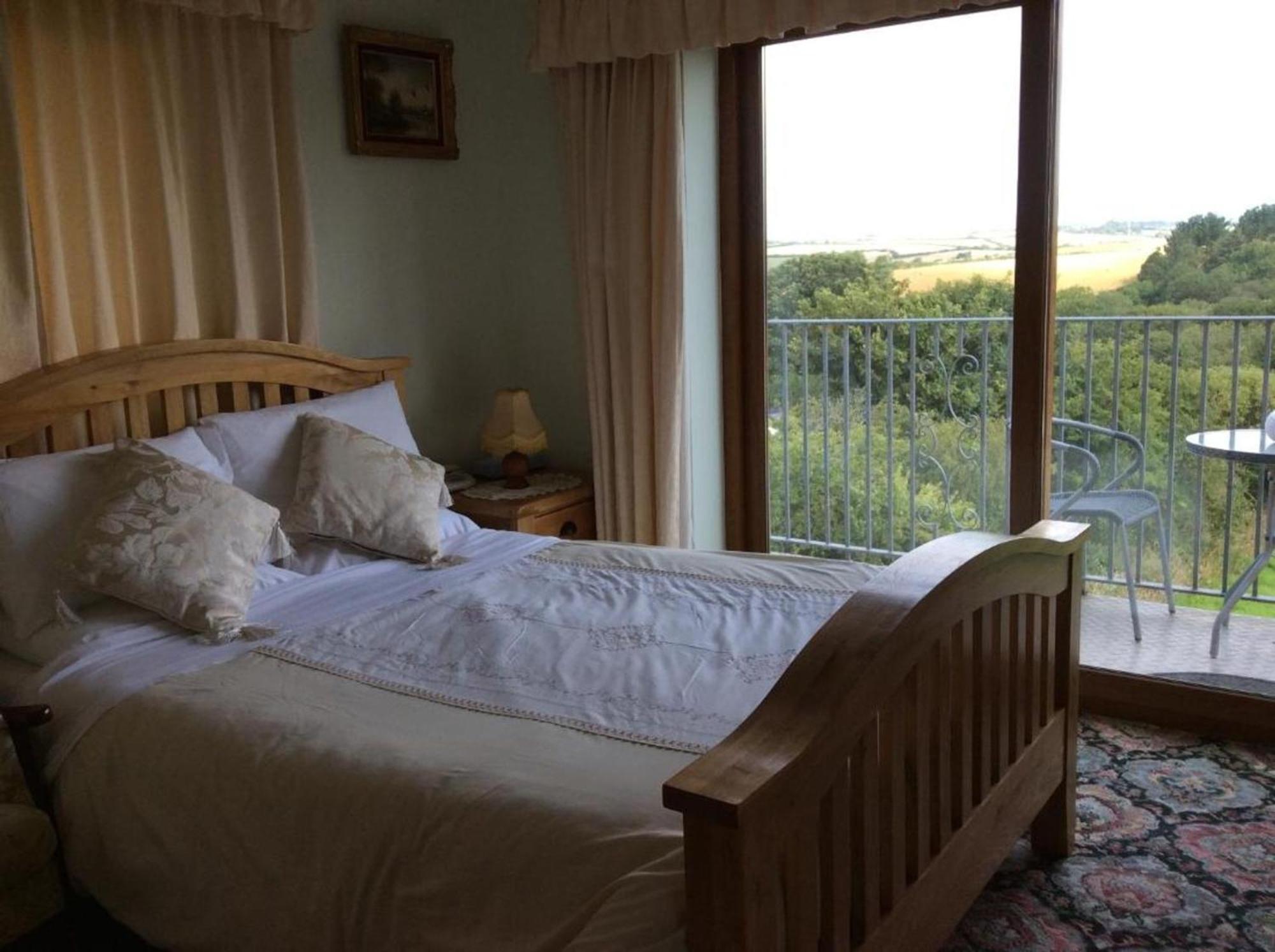 Room In Guest Room - Orchard Manor, Fore Street, Nr Труро Экстерьер фото