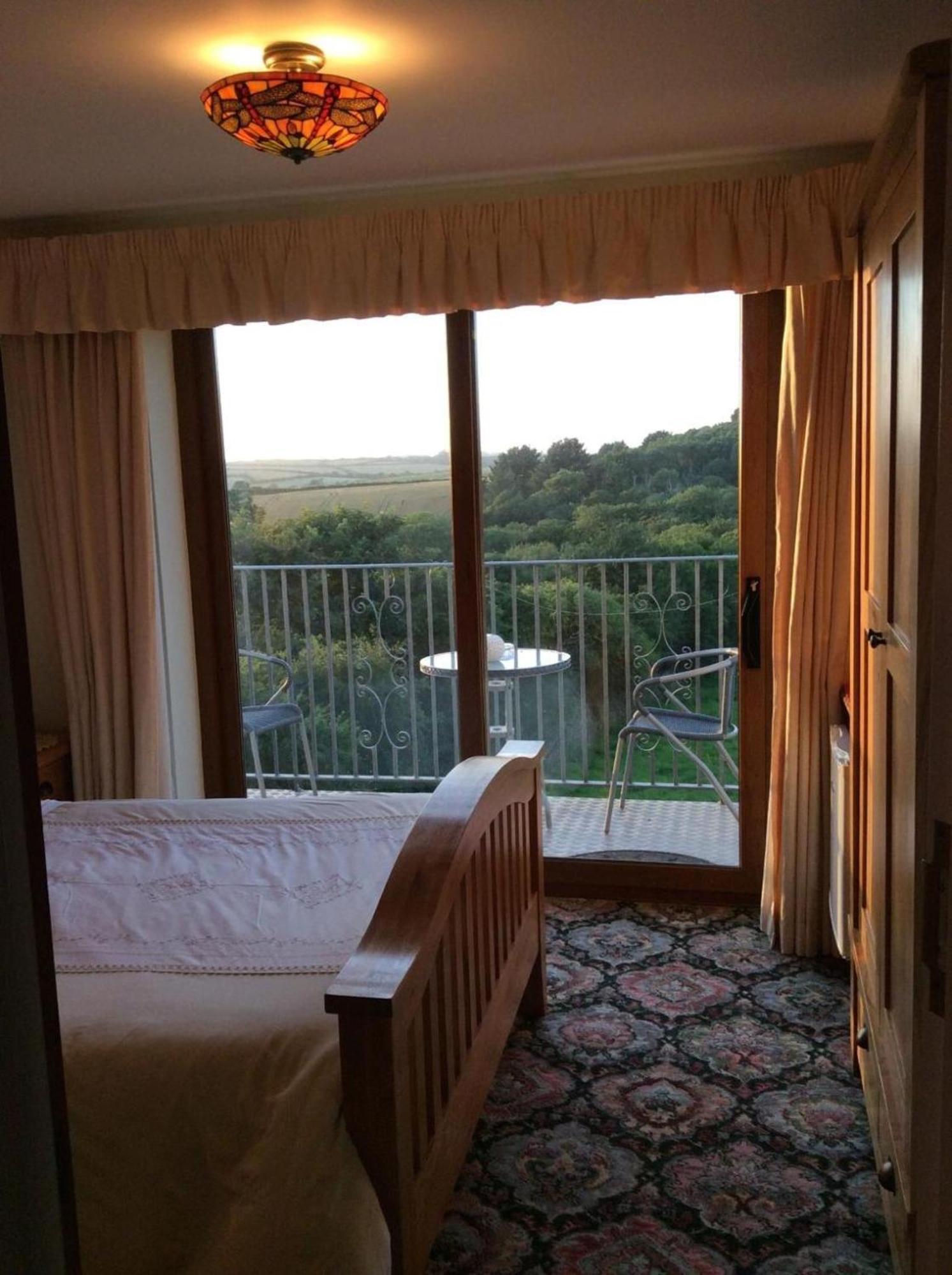 Room In Guest Room - Orchard Manor, Fore Street, Nr Труро Экстерьер фото